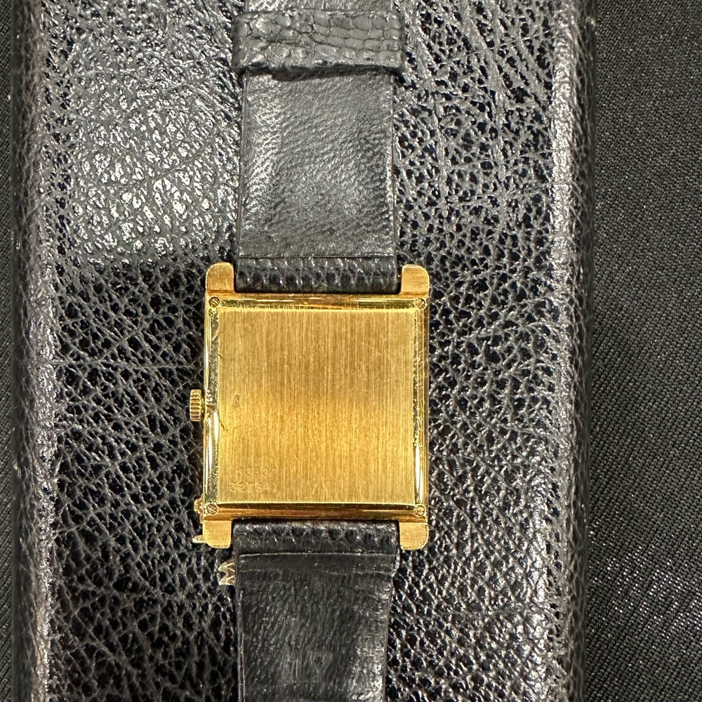 Piaget 18k Tank Watch with Diamonds on the case.  Manual wind movement 1980’s - Picture 3 of 5